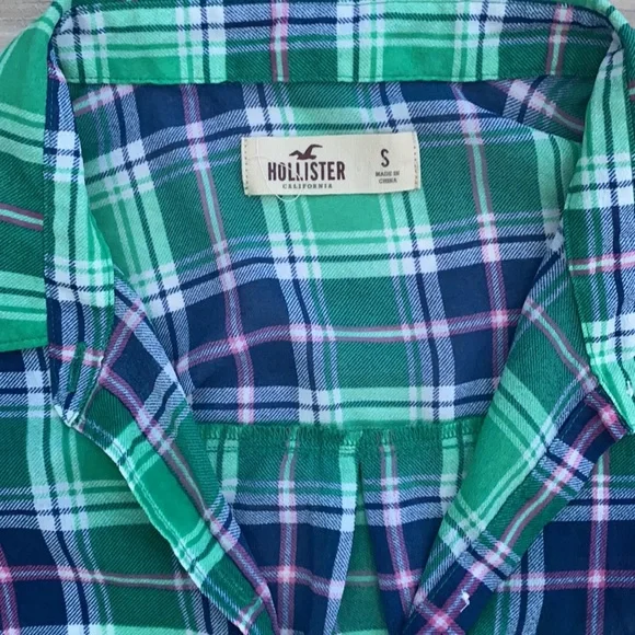 โค๏ธ Hollister green purple pink plaid button down shirt NWOT Size Small - Picture 5 of 6